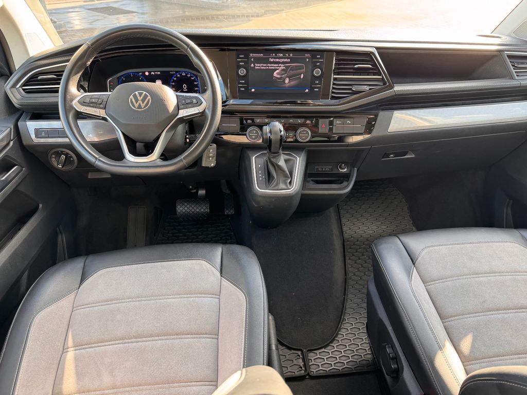 Volkswagen T6 MULTIVAN 2022 г. Синий, пробег 53000 км
