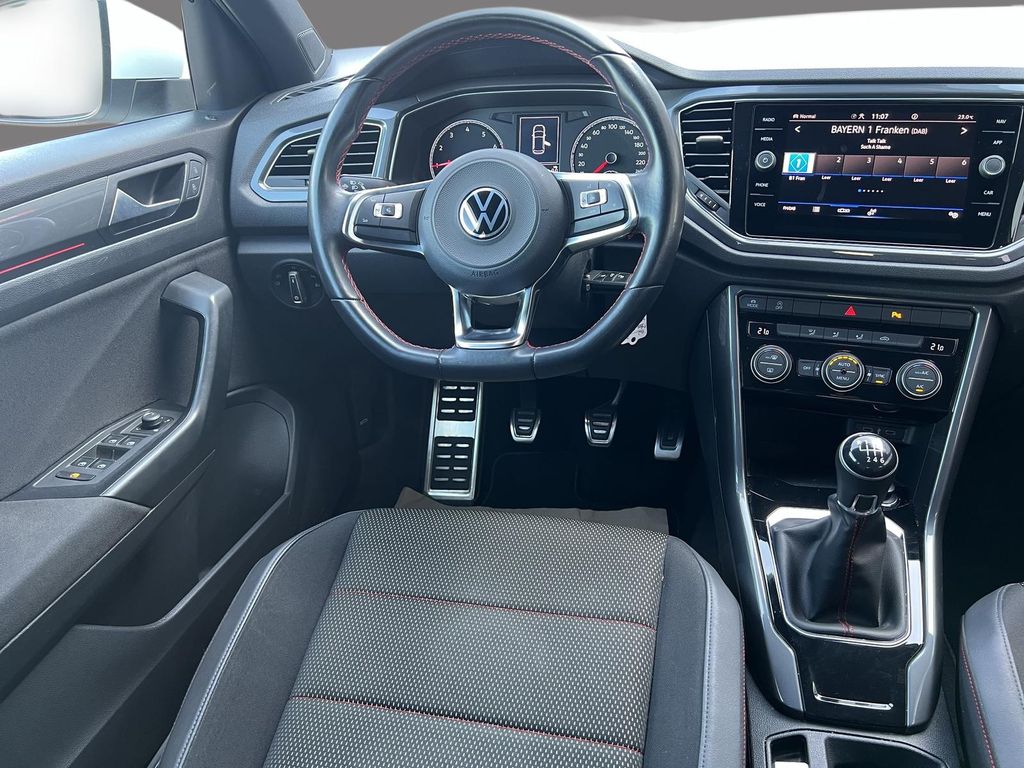 Volkswagen T-Roc 2022 г. Белый, пробег 37950 км