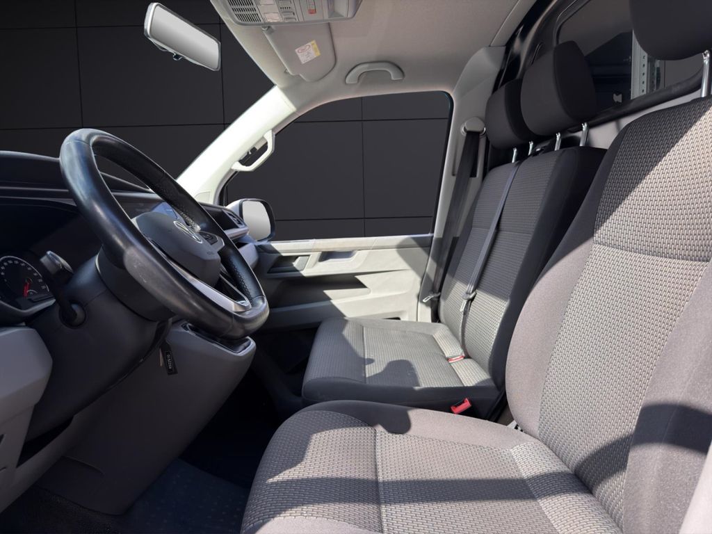 Volkswagen 8 series 2021 г. Серебристый, пробег 28300 км
