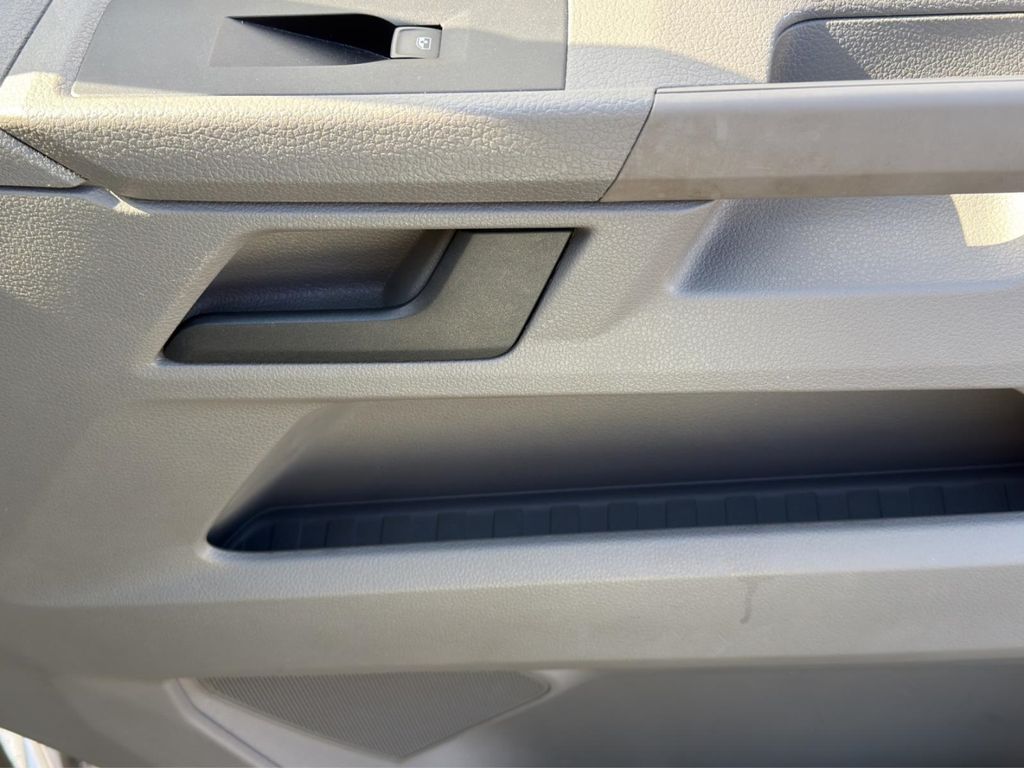 Volkswagen 8 series 2021 г. Серебристый, пробег 28300 км