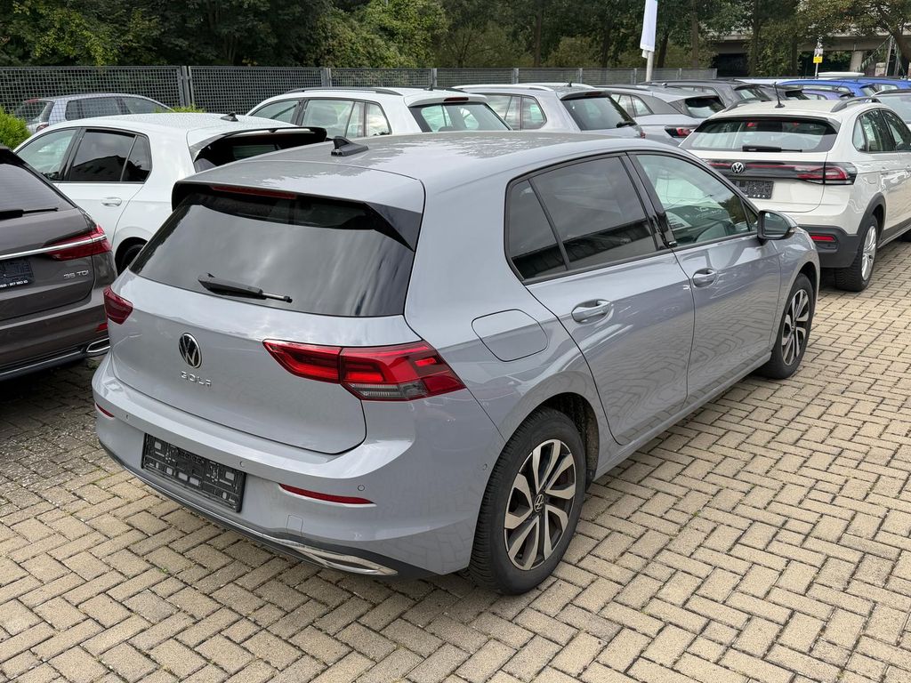 Volkswagen Golf 2023 г. Серый, пробег 59988 км
