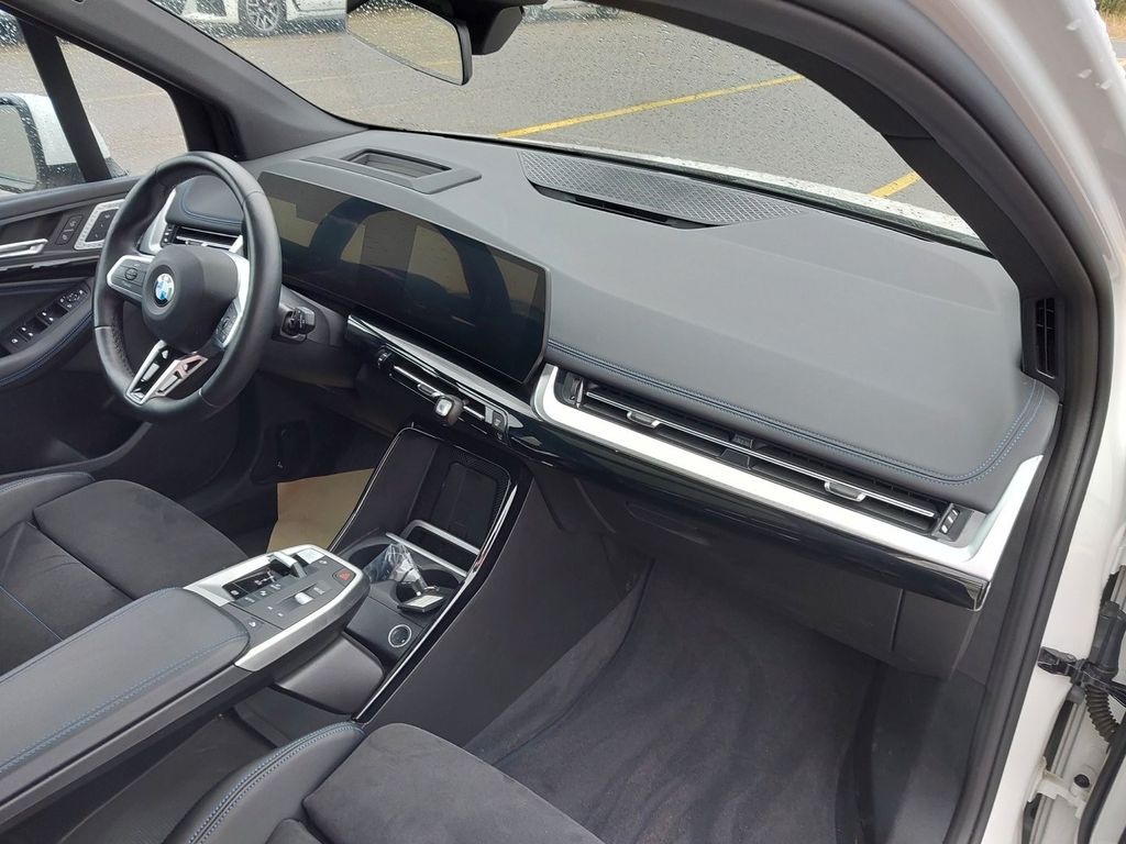 BMW 218 2024 г. Белый, пробег 51200 км