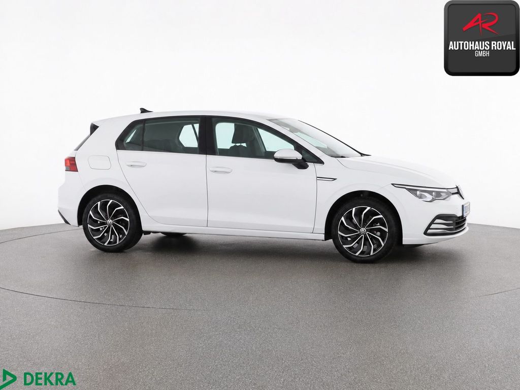 Volkswagen Golf 2024 г. Белый, пробег 22634 км