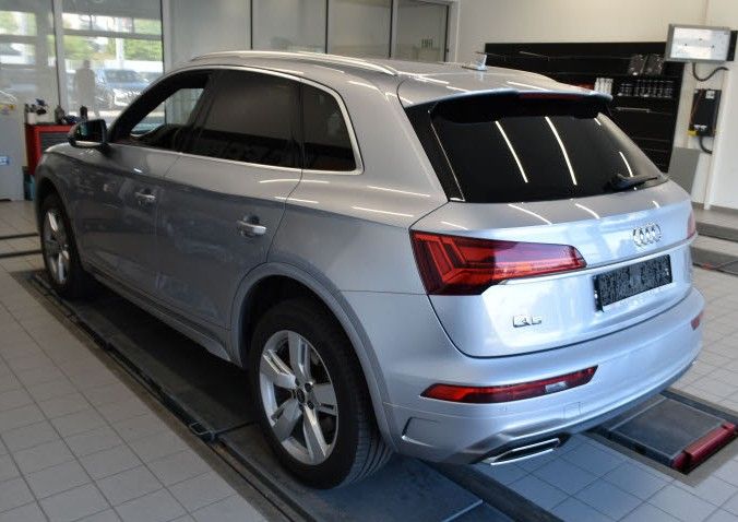 Audi Q5 2023 г. Серебристый, пробег 43100 км