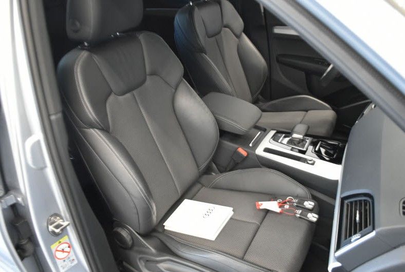 Audi Q5 2023 г. Серебристый, пробег 43100 км