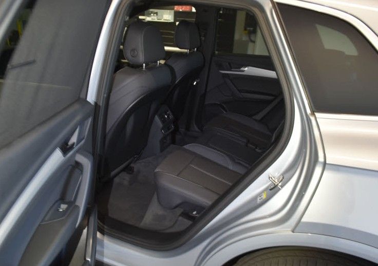 Audi Q5 2023 г. Серебристый, пробег 43100 км