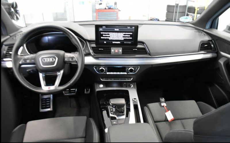 Audi Q5 2023 г. Серебристый, пробег 43100 км