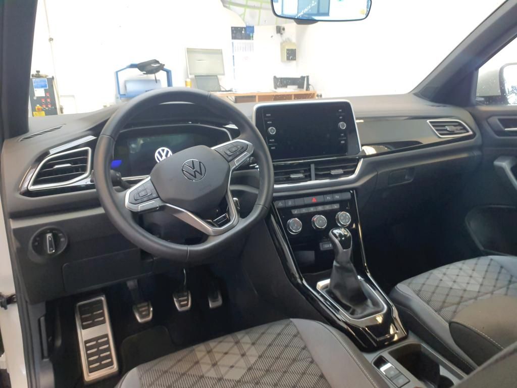 Volkswagen T-Roc 2024 г. Серый, пробег 19379 км