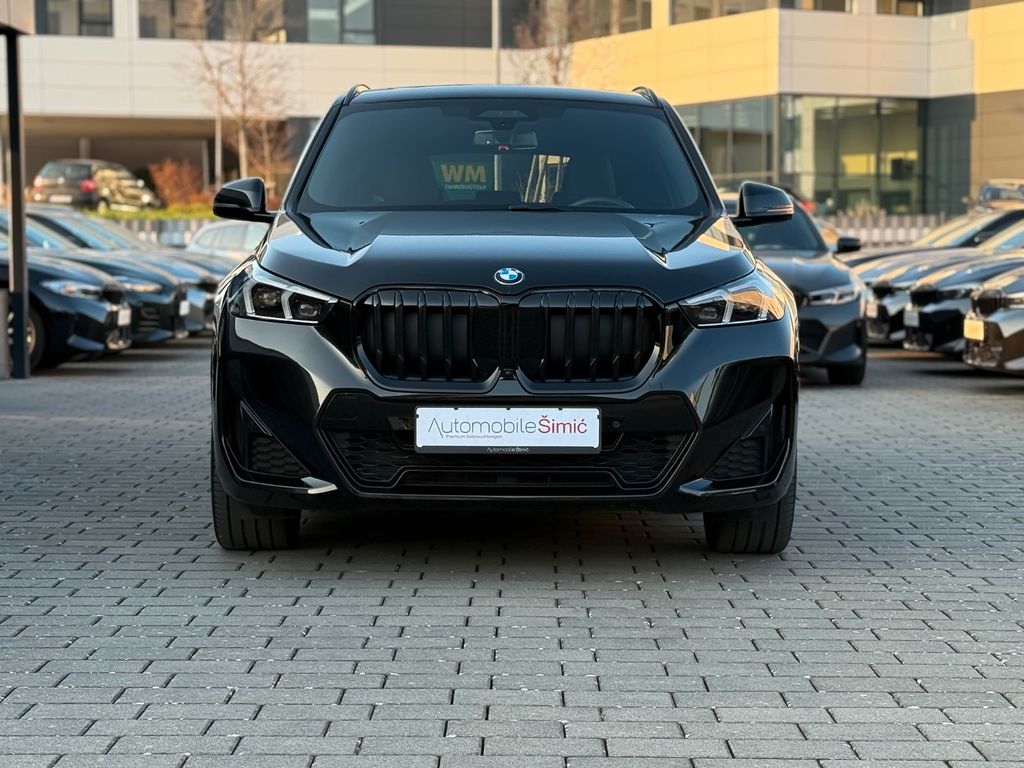 BMW X1 2024 г. Чёрный, пробег 34900 км