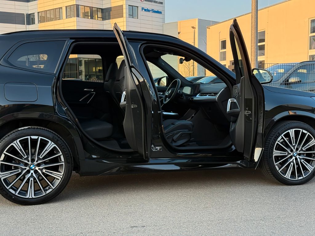 BMW X1 2024 г. Чёрный, пробег 34900 км