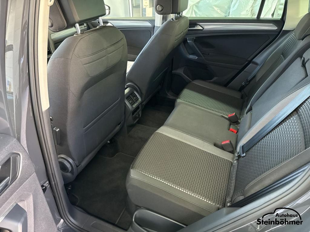 Volkswagen Tiguan 2022 г. Серый, пробег 39905 км