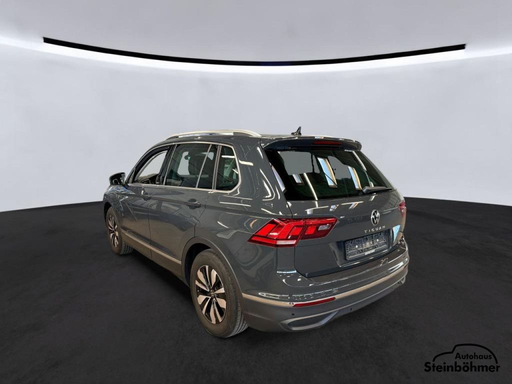 Volkswagen Tiguan 2023 г. Серый, пробег 40751 км