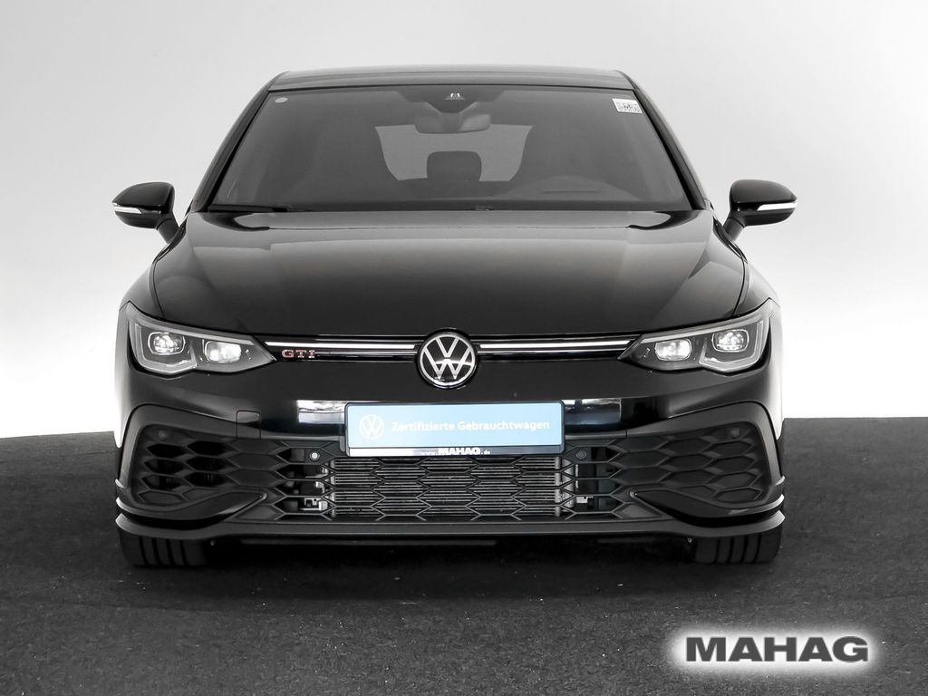 Volkswagen Golf 2023 г. Чёрный, пробег 39784 км