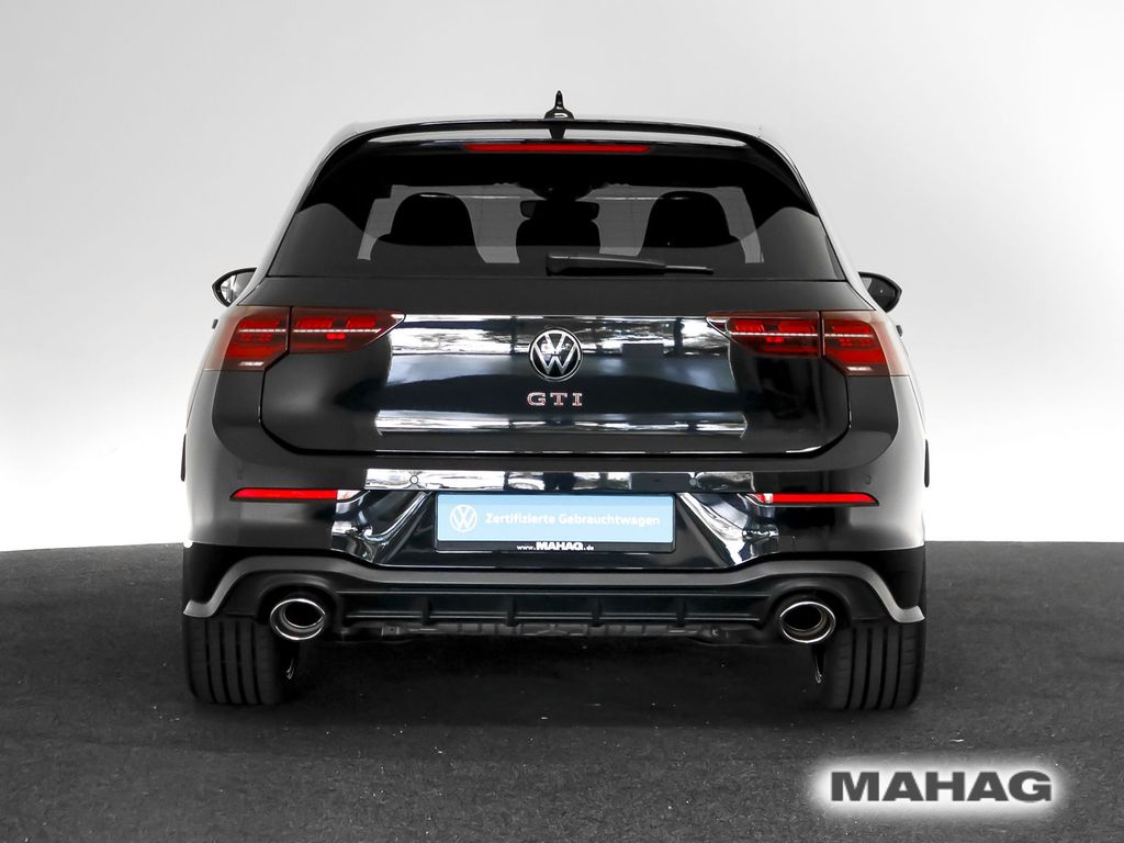Volkswagen Golf 2023 г. Чёрный, пробег 39784 км