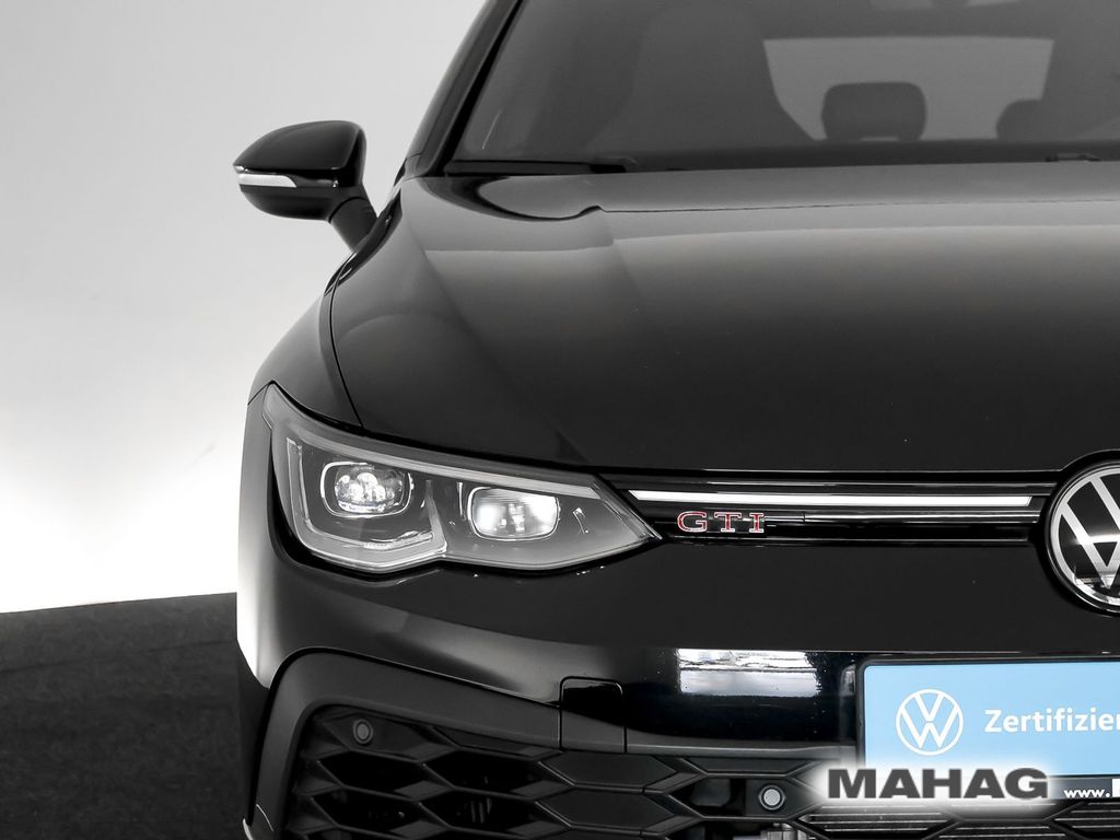 Volkswagen Golf 2023 г. Чёрный, пробег 39784 км