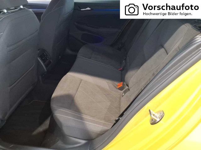 Volkswagen Golf 2023 г. Жёлтый, пробег 46378 км