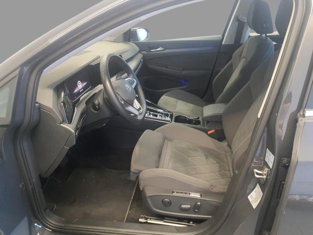 Volkswagen Golf 2024 г. Серый, пробег 26147 км