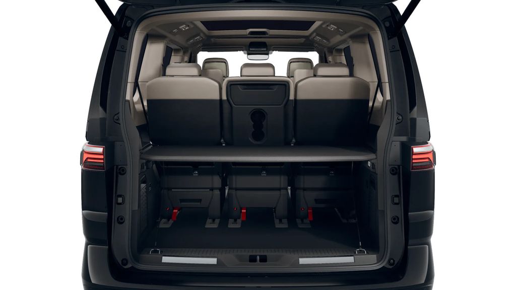 Volkswagen T7 MULTIVAN 2026 г. Чёрный, пробег 32500 км