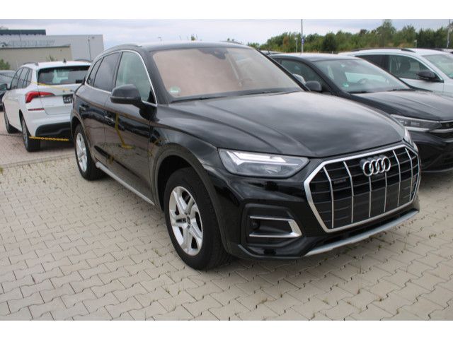 Audi Q5 2023 г. Чёрный, пробег 54350 км