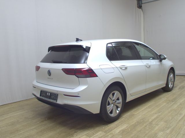 Volkswagen Golf 2023 г. Белый, пробег 55841 км