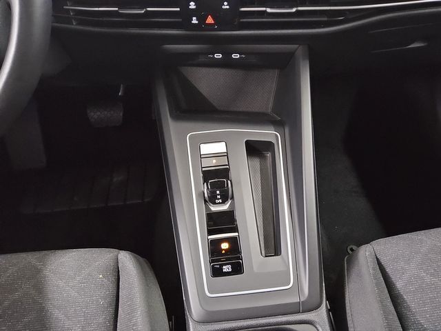 Volkswagen Golf 2023 г. Белый, пробег 55841 км