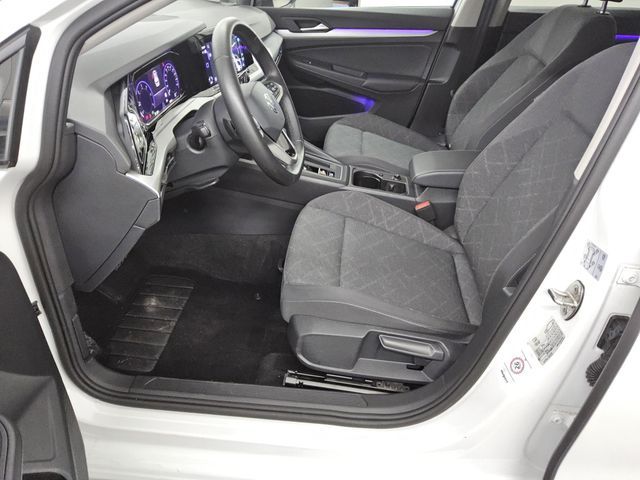 Volkswagen Golf 2023 г. Белый, пробег 55841 км
