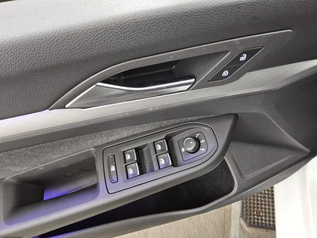 Volkswagen Golf 2023 г. Белый, пробег 55841 км
