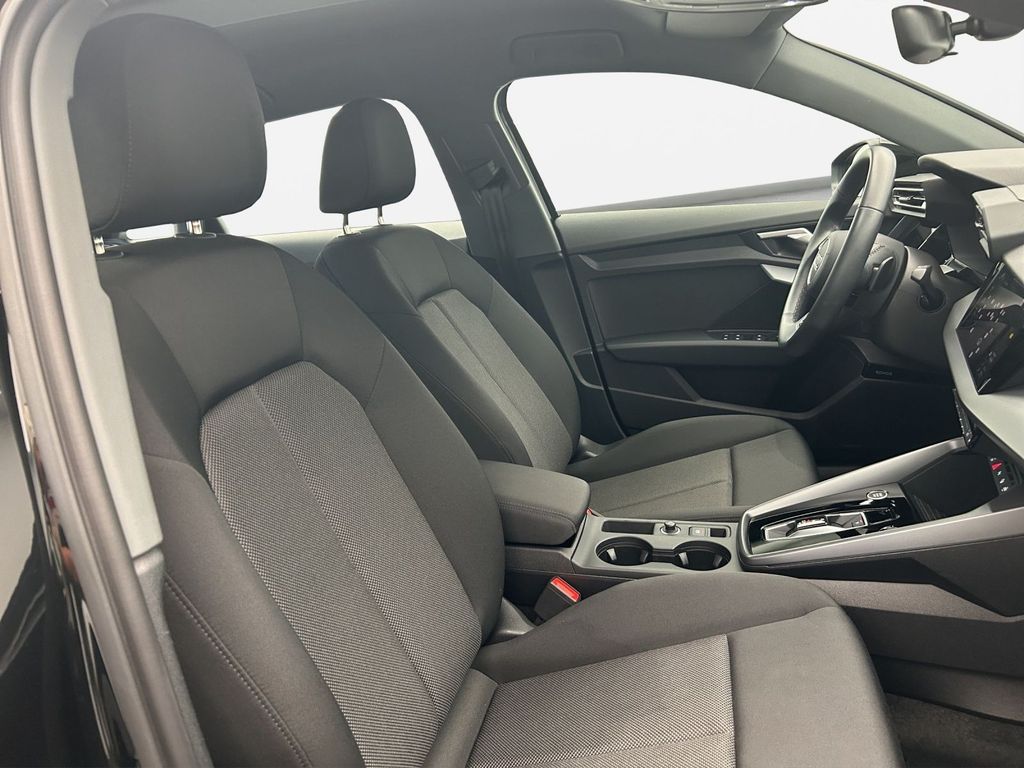 Audi A3 2024 г. Чёрный, пробег 59926 км