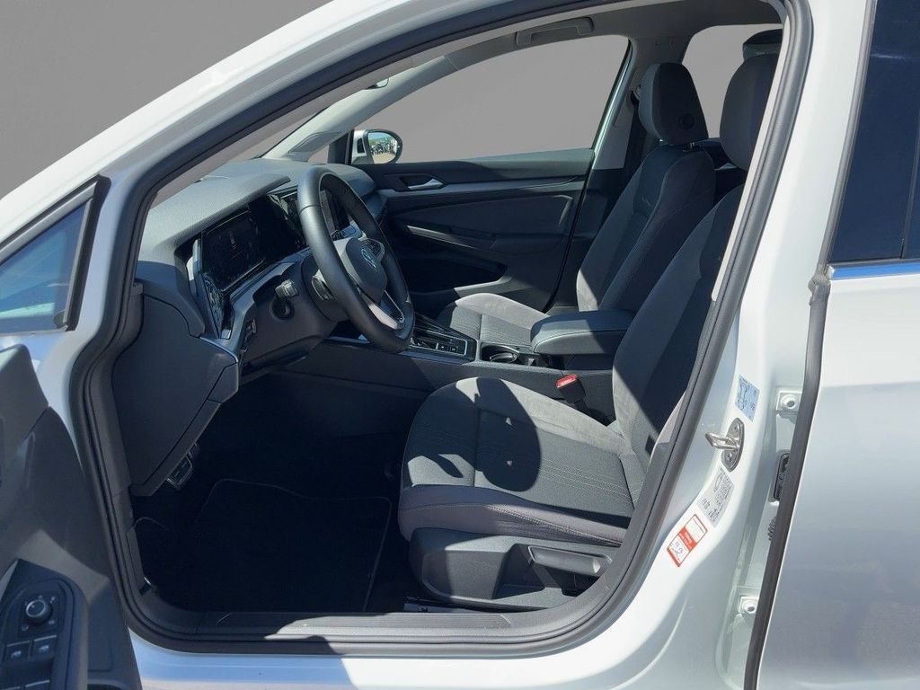 Volkswagen Golf 2024 г. Белый, пробег 50868 км