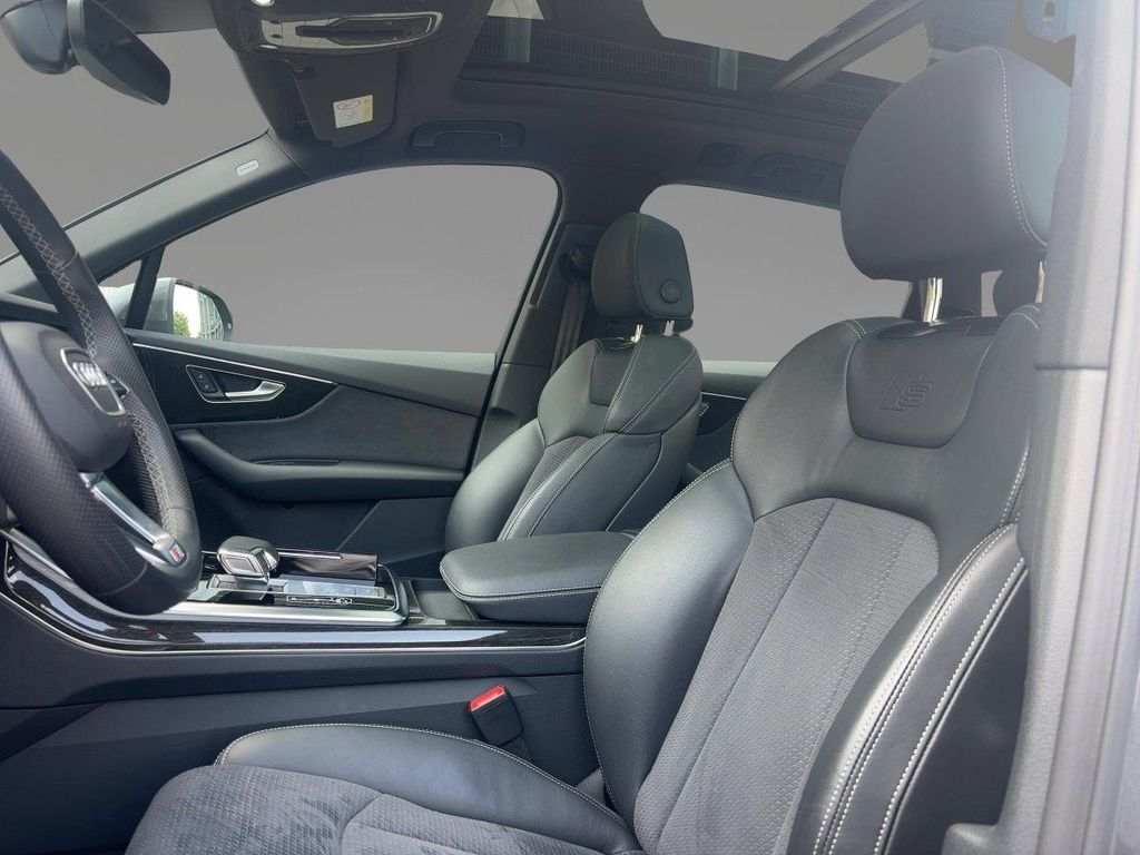 Audi Q7 2023 г. Серый, пробег 37041 км