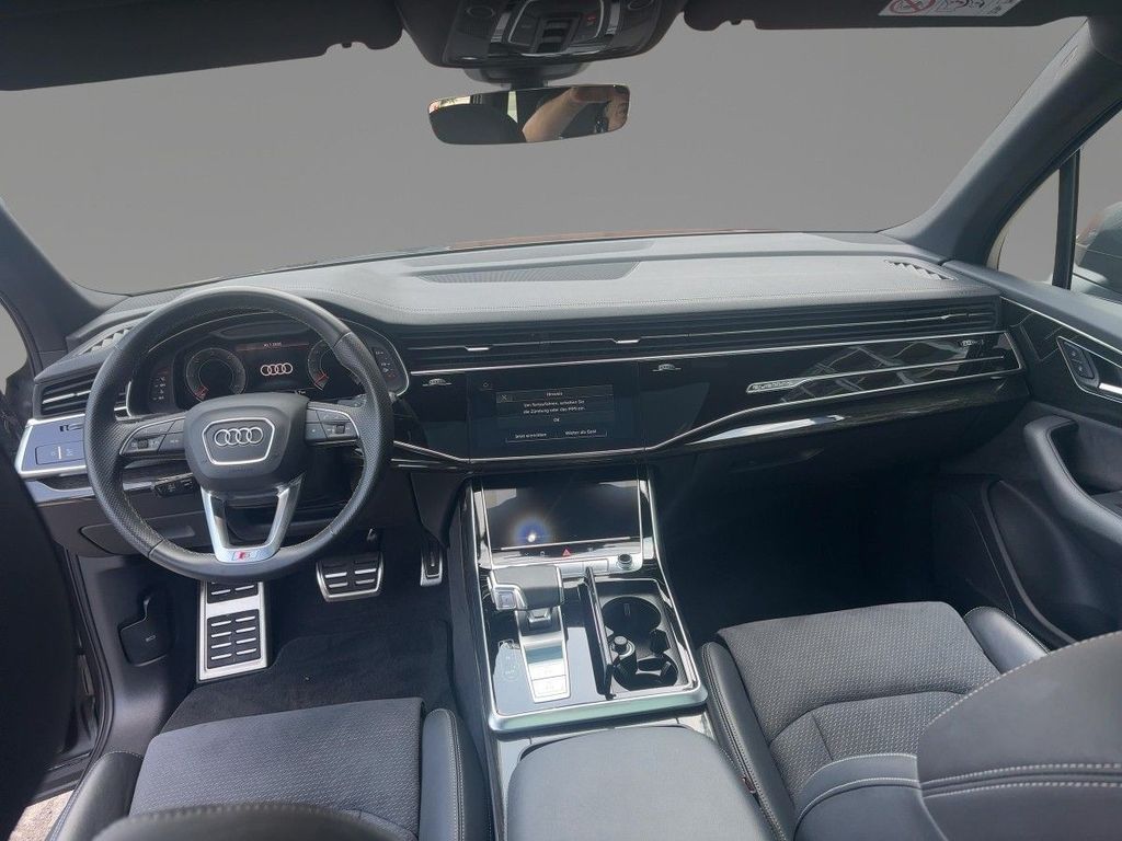 Audi Q7 2023 г. Серый, пробег 37041 км