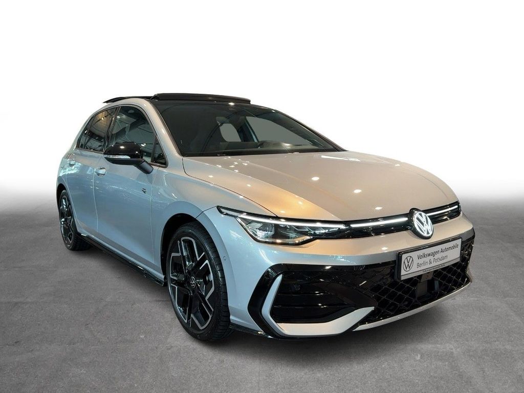 Volkswagen Golf 2025 г. Серебристый, пробег 18960 км