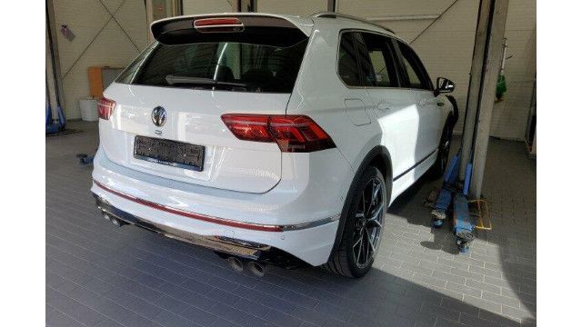 Volkswagen Tiguan 2023 г. Белый, пробег 33625 км