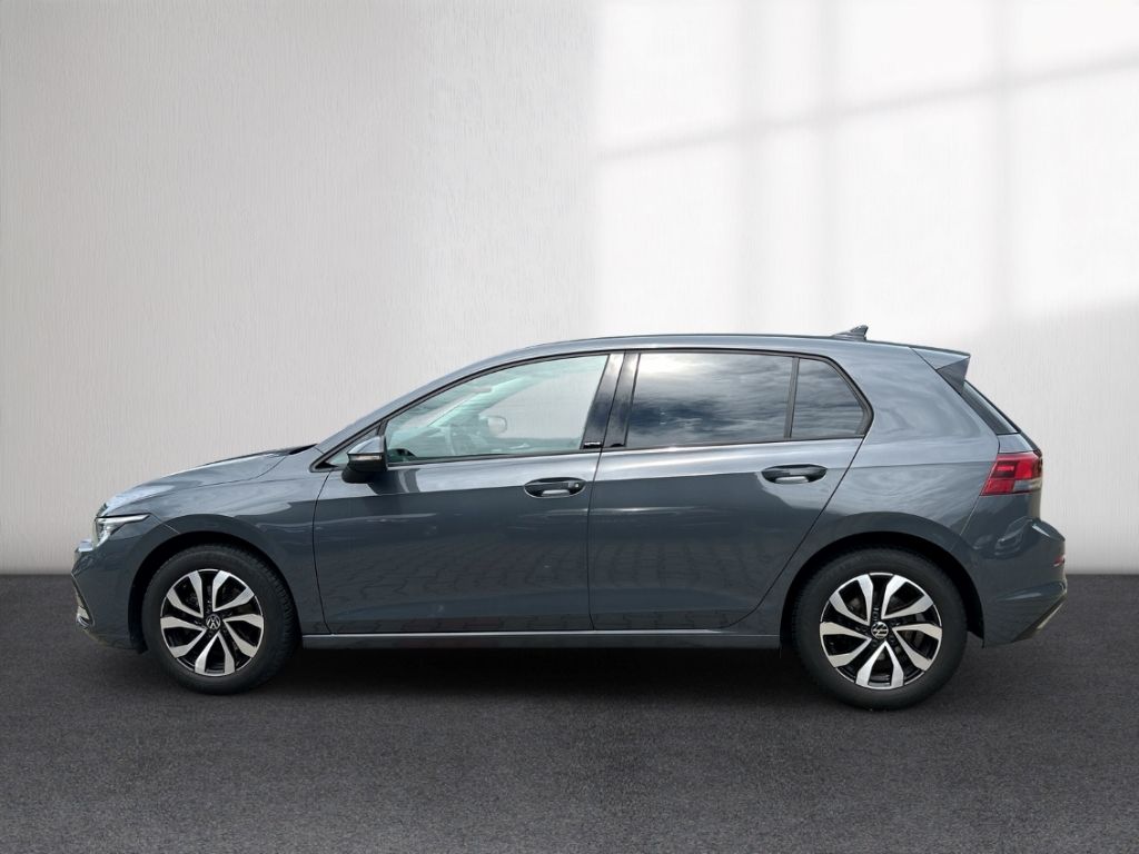 Volkswagen Golf 2023 г. Серый, пробег 48137 км