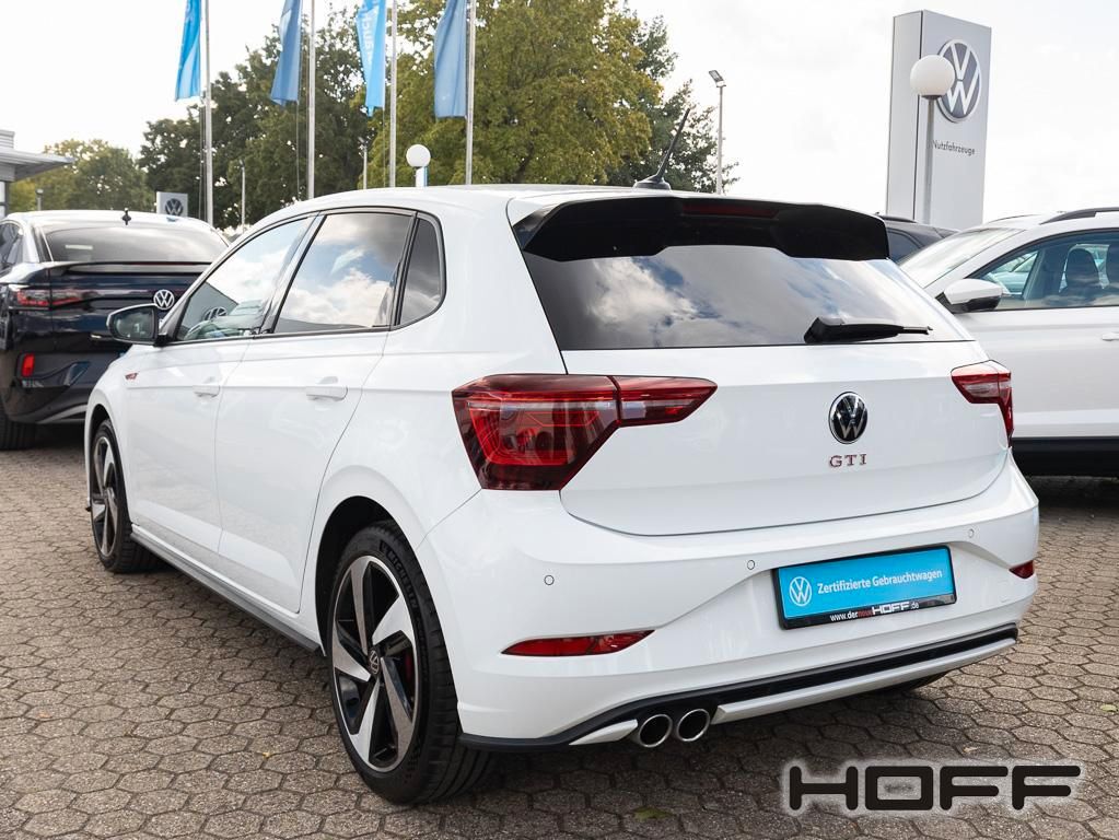 Volkswagen Polo 2023 г. Белый, пробег 33270 км