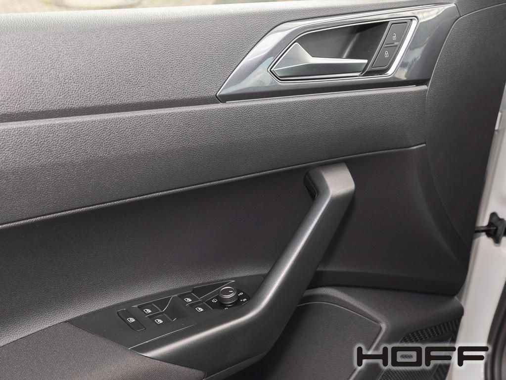 Volkswagen Polo 2023 г. Белый, пробег 33270 км