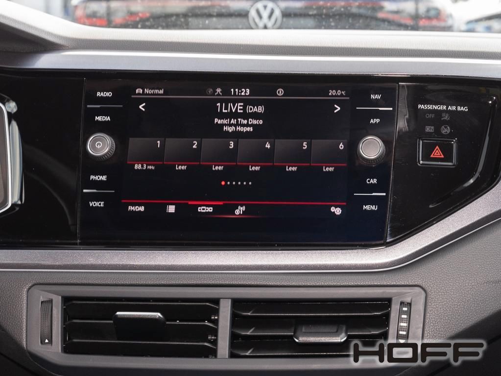Volkswagen Polo 2023 г. Белый, пробег 33270 км