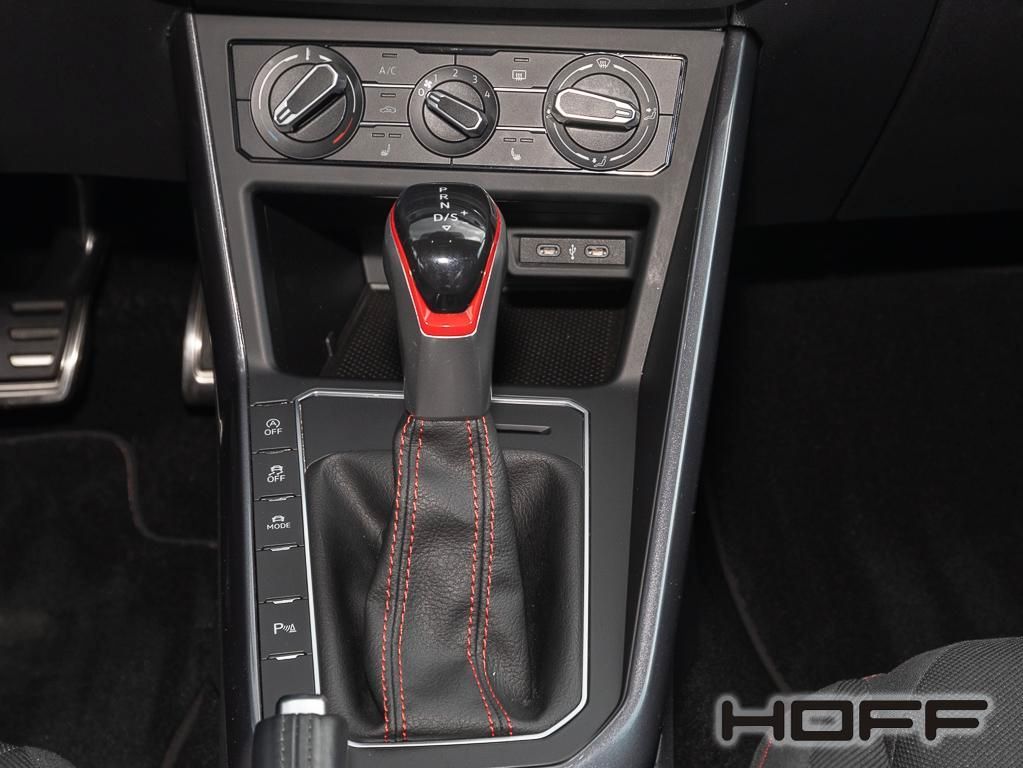 Volkswagen Polo 2023 г. Белый, пробег 33270 км