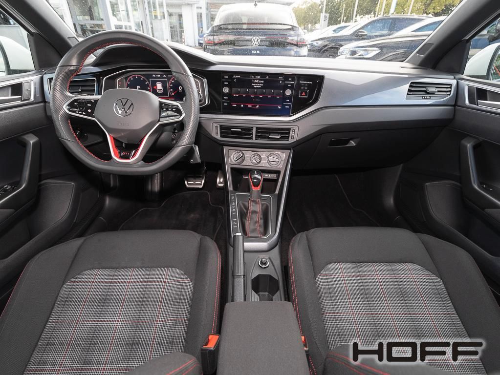 Volkswagen Polo 2023 г. Белый, пробег 33270 км