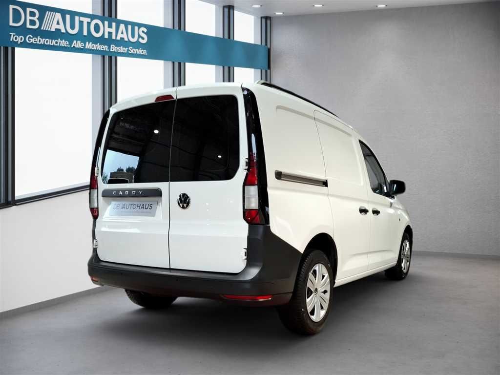 Volkswagen Caddy 2022 г. Белый, пробег 30648 км