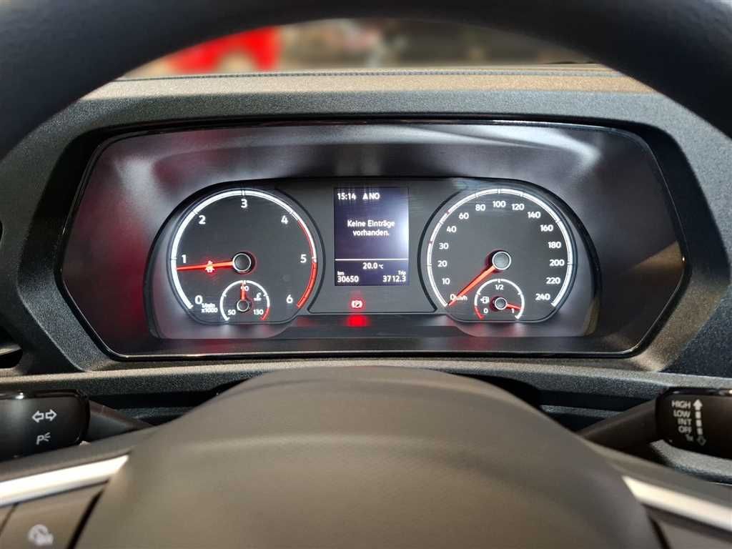 Volkswagen Caddy 2022 г. Белый, пробег 30648 км