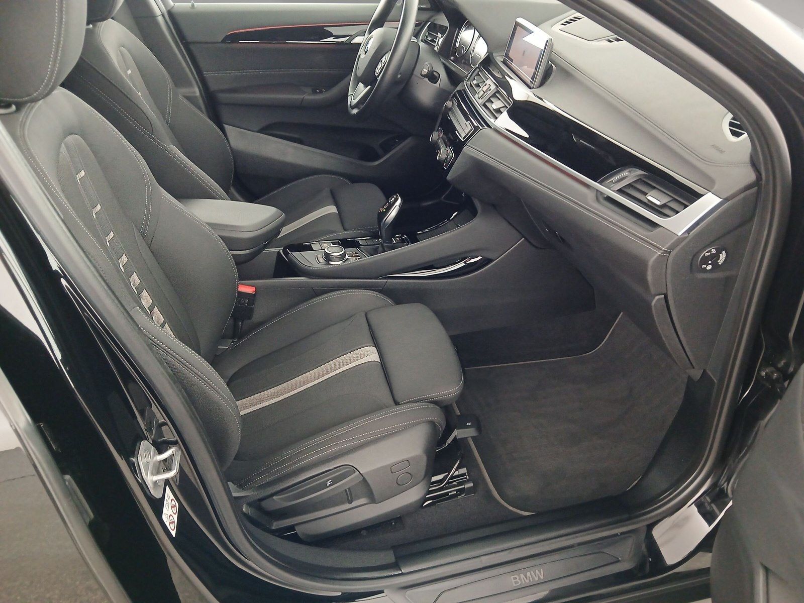 BMW X2 2023 г. Чёрный, пробег 51324 км