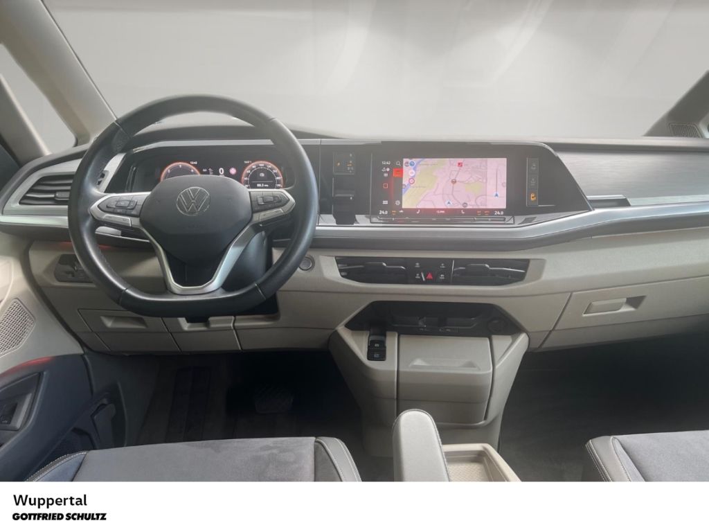 Volkswagen 8 series 2025 г. Чёрный, пробег 26581 км