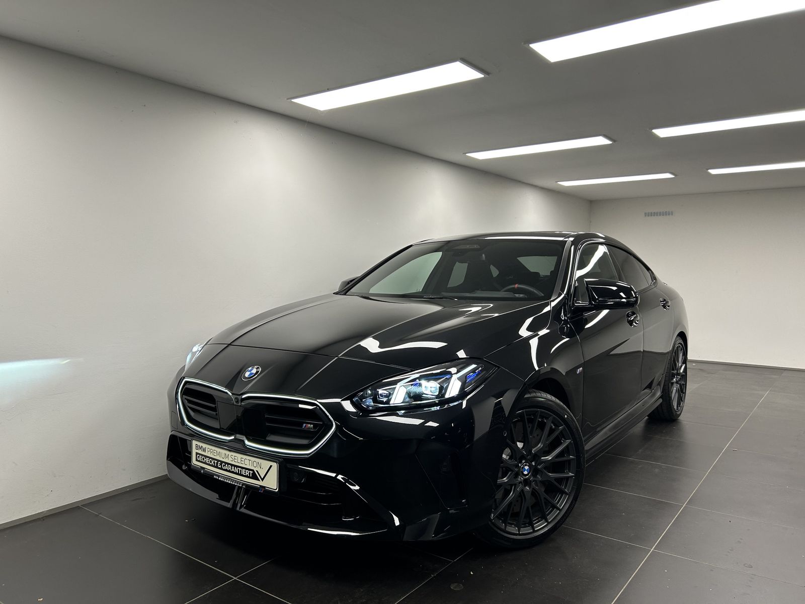 BMW M235 2025 г. Чёрный, пробег 7491 км