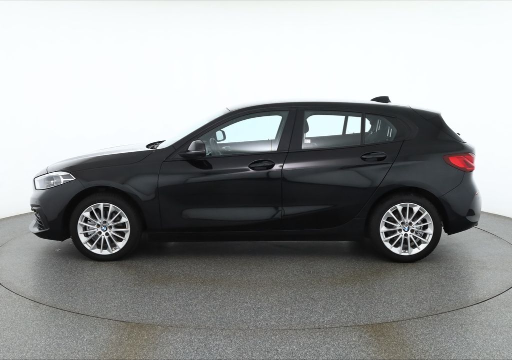 BMW 118 2024 г. Чёрный, пробег 45462 км