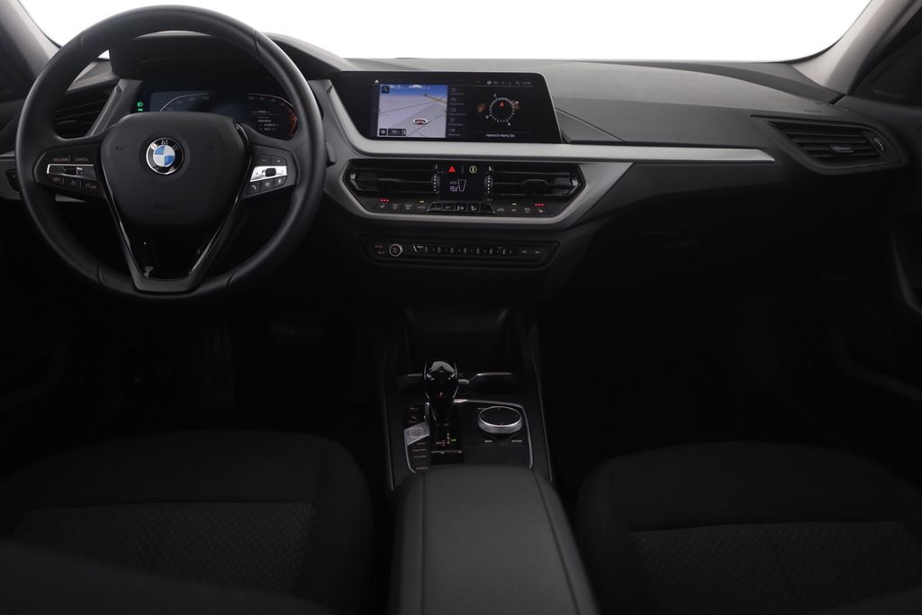 BMW 118 2024 г. Чёрный, пробег 45462 км