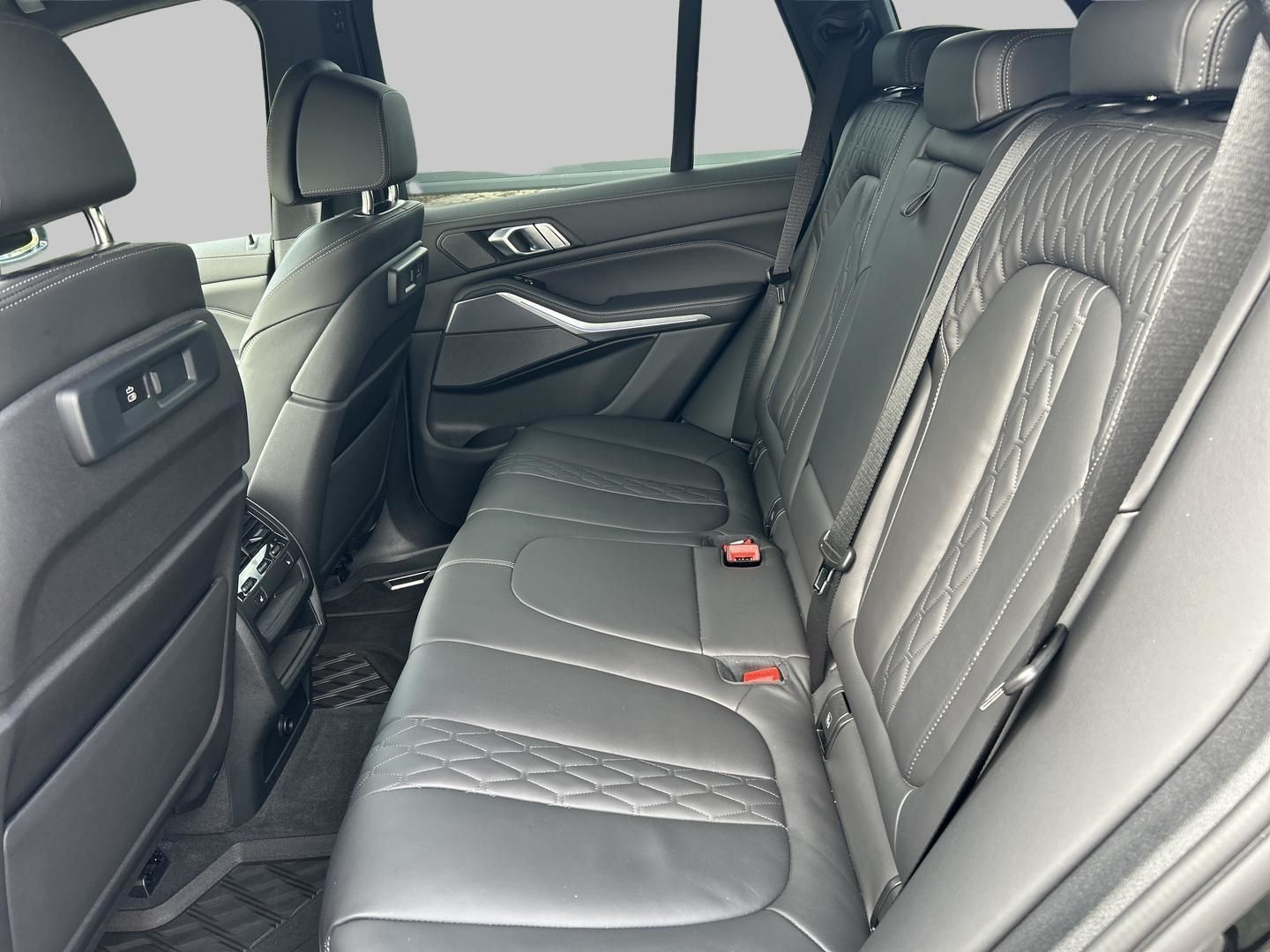 BMW X5 2023 г. Чёрный, пробег 38534 км