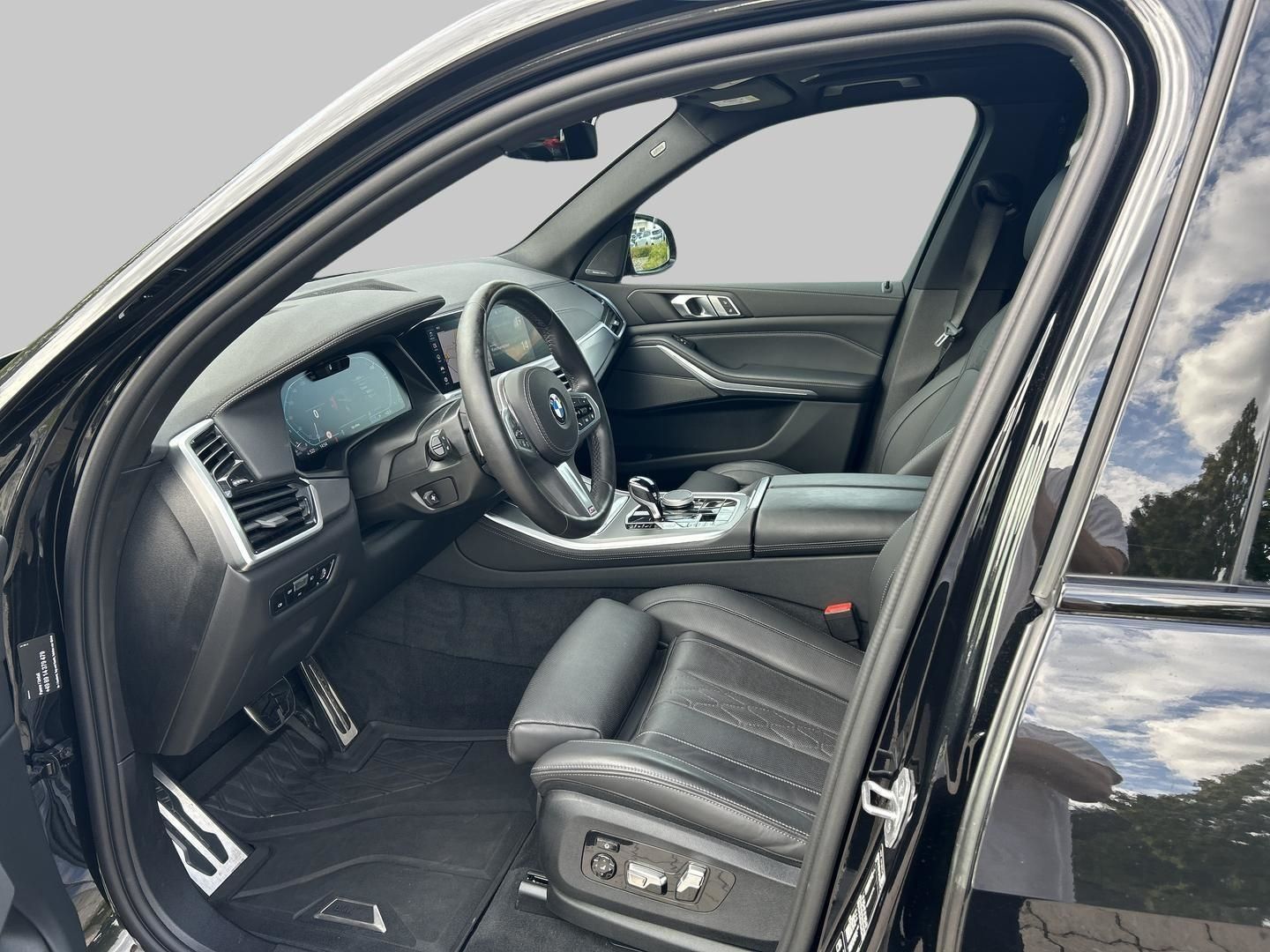 BMW X5 2023 г. Чёрный, пробег 38534 км