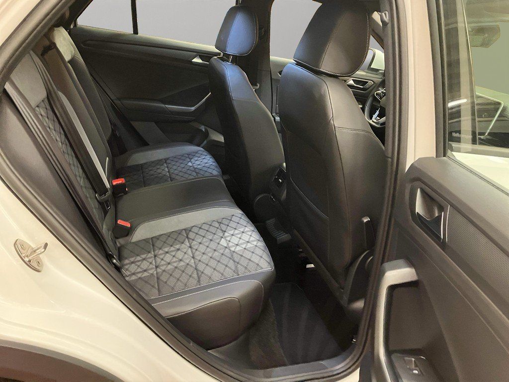 Volkswagen T-Roc 2022 г. Белый, пробег 32100 км