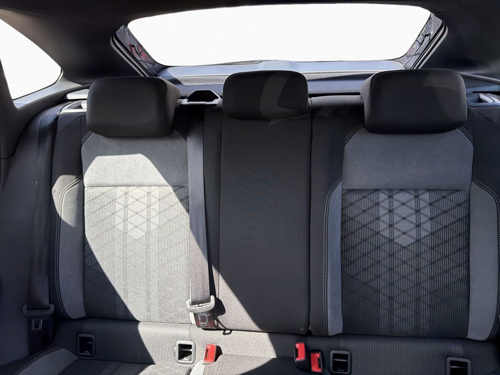 Volkswagen Taigo 2024 г. Серый, пробег 22400 км